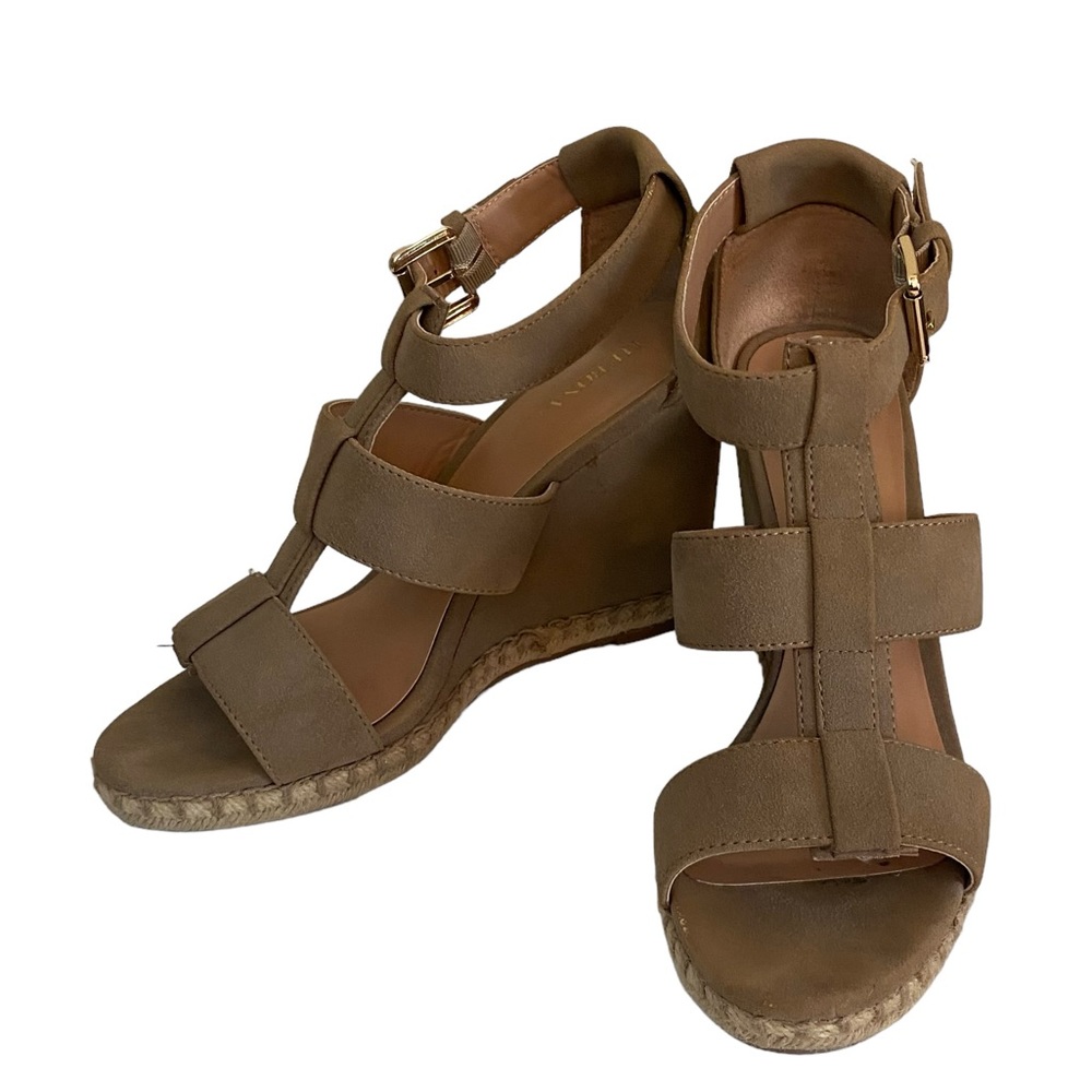 Merona Faren Wedges Taupe Size 7